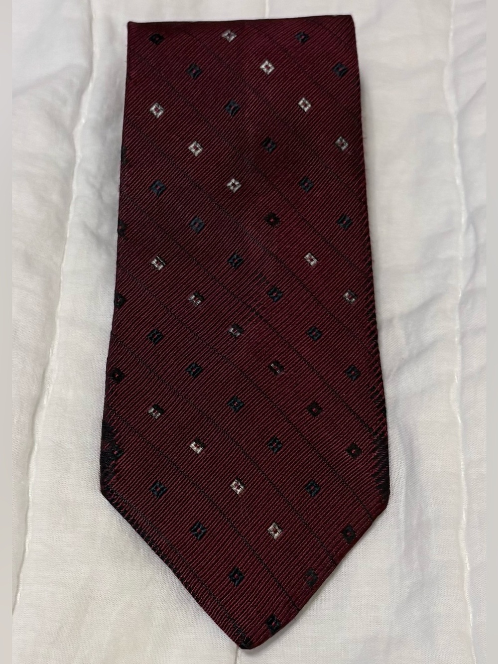 Vintage Tommy Hilfiger Burgundy Diamond-Accent Silk Tie